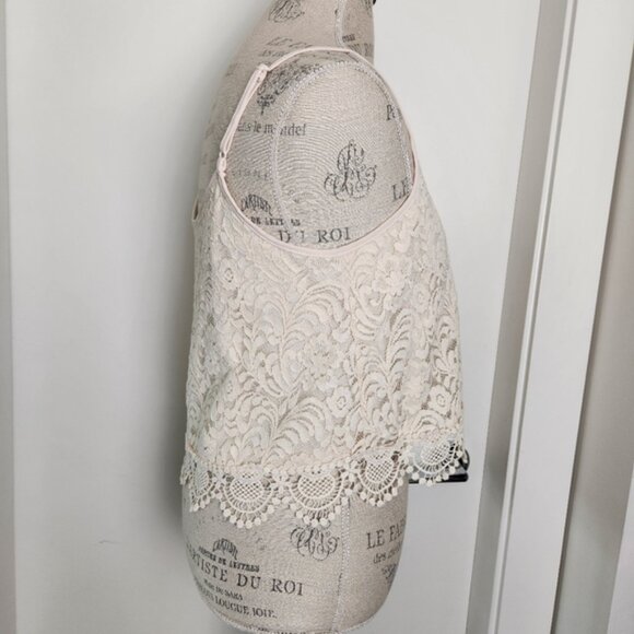 Crochet Lace Crop Camisole - Picture 4 of 5